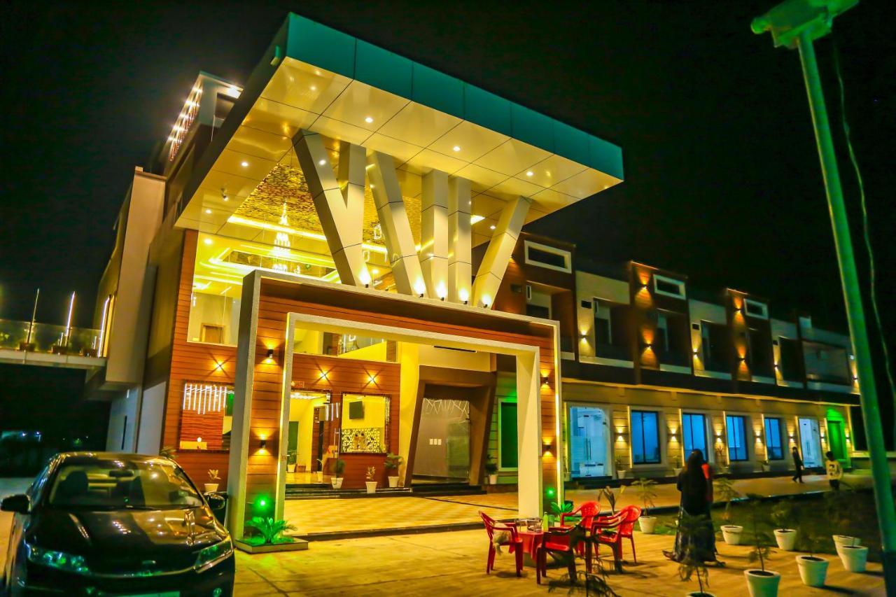Aashirwad Hotels & Resort Shamgarh エクステリア 写真