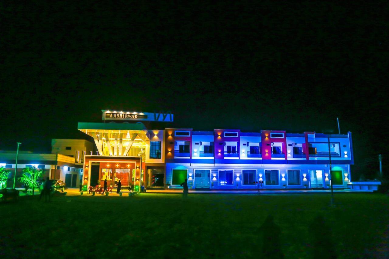 Aashirwad Hotels & Resort Shamgarh エクステリア 写真