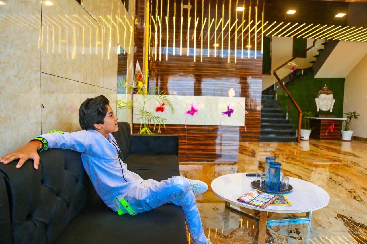 Aashirwad Hotels & Resort Shamgarh エクステリア 写真