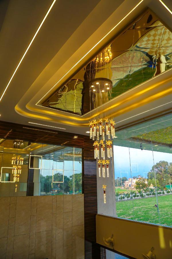 Aashirwad Hotels & Resort Shamgarh エクステリア 写真
